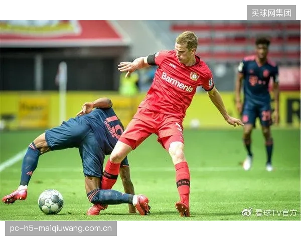 加莱诺伊在热身赛中演练多种阵型,意图为应对不同风格的对手准备B计划。 加莱诺伊在热身赛中演练多种阵型,意图为应对不同风格的对手准备B计划。